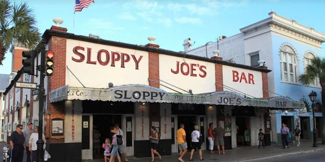 Key West Hemingway Food and Walking Tour - Image 2
