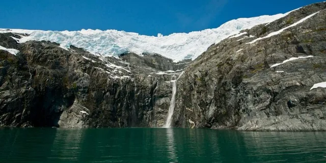 Prince William Sound Glacier Tour Whittier - Image 2