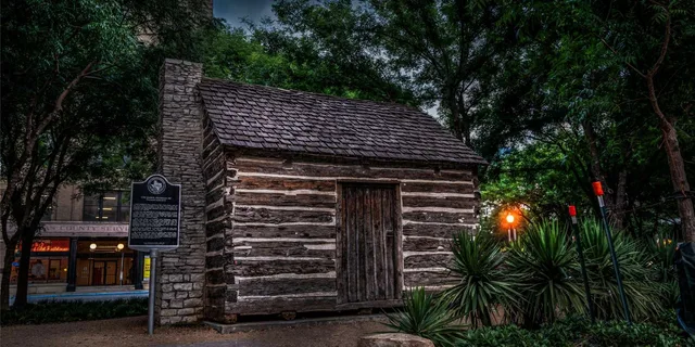 Dallas Ghost Tour: Blood, Bones & Burials - Image 3
