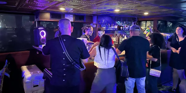Miami Nightclub Party Cruise with Open Bar - Image 5