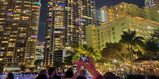 Fort Lauderdale Sunset and Mansion Lights Cruise - Image 6