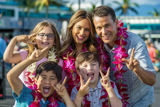 Honolulu Private Transfer with Lei Greeting 60 min - Image 2