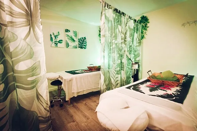 Waikiki Lomi Lomi Massage - Image 2
