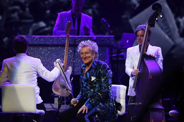 Las Vegas Rod Stewart Concert at Caesars Palace 90 min - Image 6