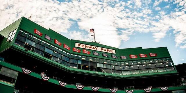 Boston Fenway Park Guided Ballpark Tour - Image 3