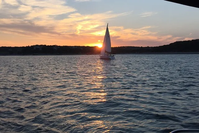 Austin Lake Travis Sunset Boat Tour - Image 4