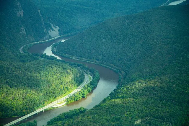 Delaware Water Gap Airplane Tour 30 Min - Image 1