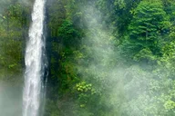 Hilo Waterfalls and Volcanoes Guided Tour thumbnail 2
