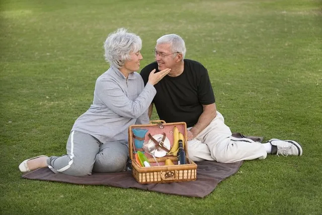 San Diego Romantic Walking Tour - Image 6
