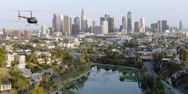 Los Angeles Helicopter Tour with Rooftop Landing - Image 2