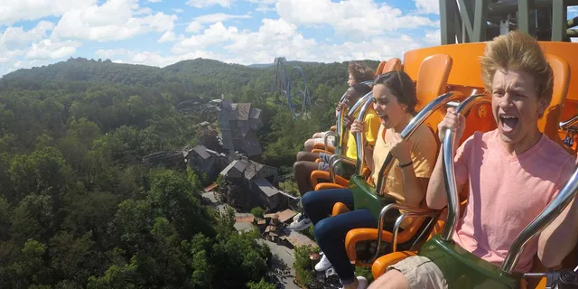 Pigeon Forge Dollywood & Splash Country Combo Ticket - Image 2
