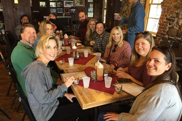 Savannah Food, Pub Crawl, and History Walking Tour - Image 3