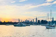 New York City Fireworks Cruise with Gourmet Hors D’oeuvres 4.5 hr thumbnail 6