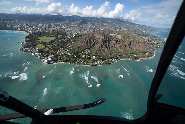 Honolulu Helicopter Tour 18 Min - Image 4