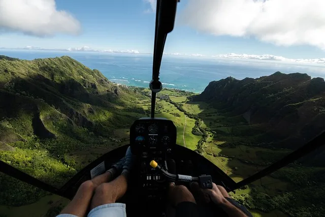 Honolulu Helicopter Tour 60 Min - Image 1