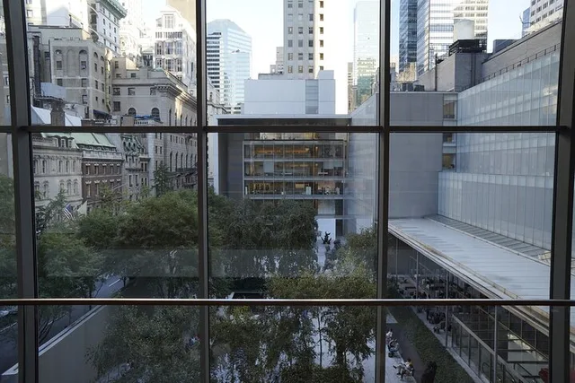 New York City Art Museum Tour - Image 1