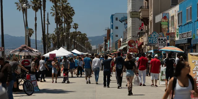 Los Angeles Venice Beach Food Tour - Image 3