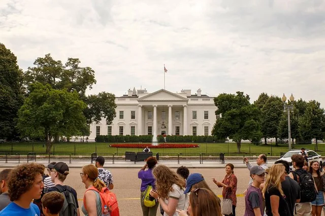 Washington DC Convertible Bus Tour with Capitol Entry - Image 3
