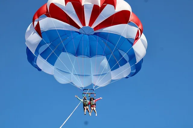 Waikiki Parasailing Adventure Over Diamond Head - Image 4