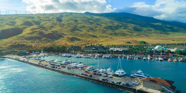 Maui Sunset Dinner Cruise - Image 3