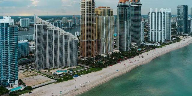 Miami Helicopter Tour Over Hard Rock and Beaches - Image 5