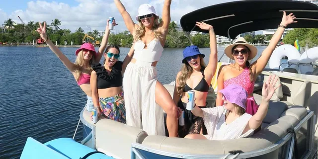 Fort Lauderdale Private Pontoon Boat Tour - Image 4