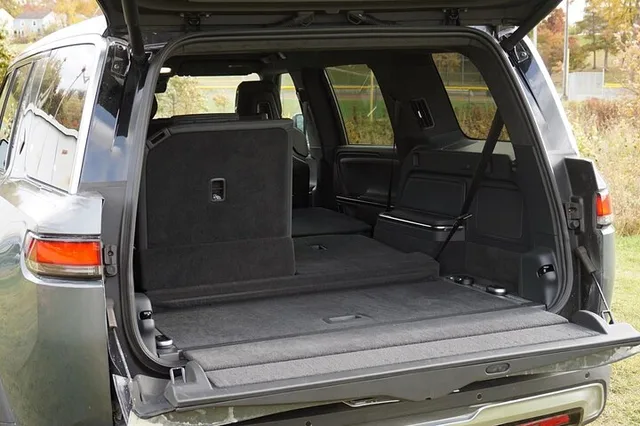 Las Vegas Private Electric SUV Airport Transfer - Image 4