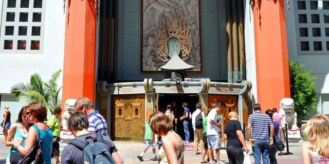Los Angeles Hollywood Day Trip from Las Vegas - Image 4
