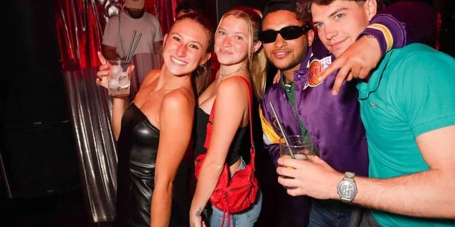 Miami Pub Crawl and Club Entry in Wynwood - Image 5