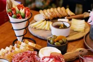 Seattle Wine, Cheese, and Chocolate Tour thumbnail 3