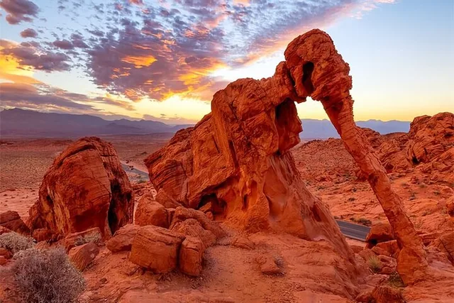 Las Vegas Valley of Fire & Hoover Dam Tour - Image 1