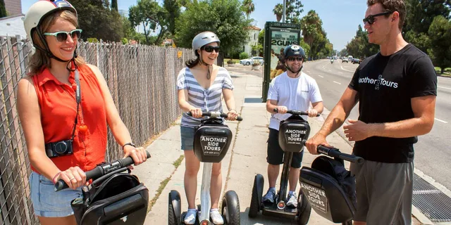 Beverly Hills E-Bike and Segway Tour - Image 3
