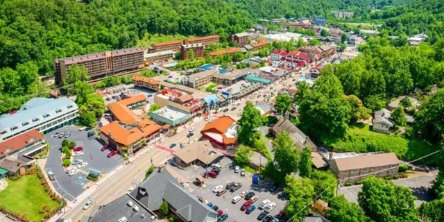 Pigeon Forge Smokies Adventure Loop Guided Tour 2.5 hr - Image 2