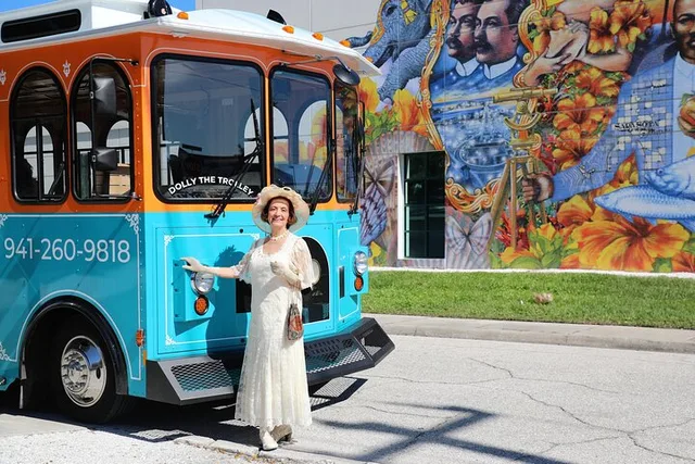 Sarasota Historical Women Trolley Tour 90 min - Image 2