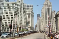 Chicago Magnificent Mile Walking Tour thumbnail 1