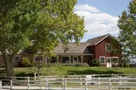 Las Vegas Spring Mountain Ranch Hike and House Visit thumbnail 3