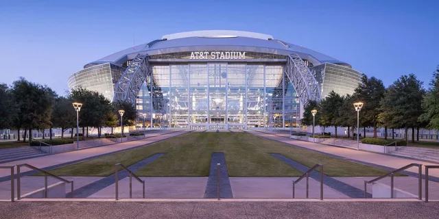 Dallas Cowboys Stadium Tour with Transportation - Image 6