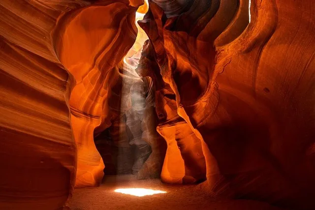 Page Upper Antelope Canyon Tour - Image 1