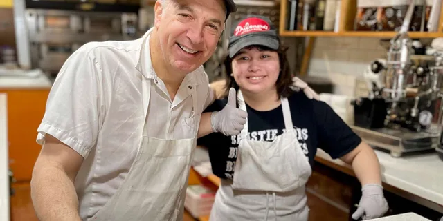 New York City Pizza Bus Tour - Image 3