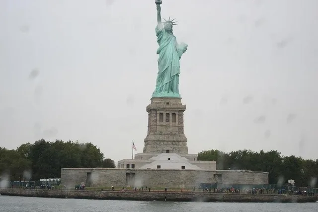 New York Half Guided Tour with Airport Pickup - Image 2