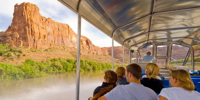 Moab Colorado River Sunset Boat Tour - Image 4