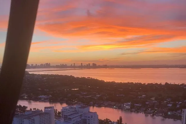 Miami Helicopter Tour with Champagne - Image 2