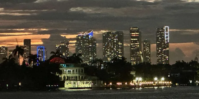 Miami Sightseeing Cruise of Millionaire Homes - Image 4