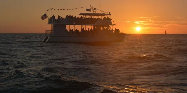 Naples Sunset Cruise 90 Min - Image 1