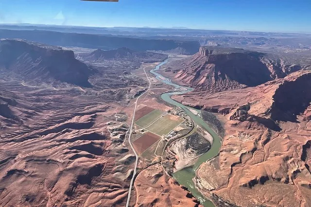 Moab Airplane Tour Over Arches National Park 30 min - Image 3