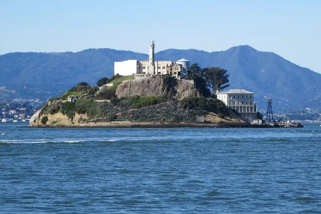 San Francisco Alcatraz Tour with E-Bike Rental - Image 1