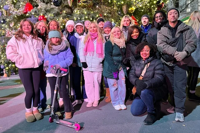 New York Christmas Holiday Lights Walking Tour 2 hr - Image 3