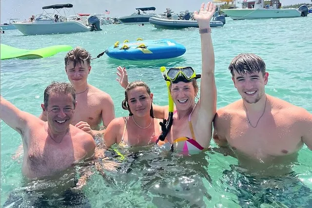 Miami Beach Yacht Adventure - Image 6