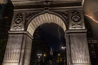 New York City Haunted Pub Crawl thumbnail 2