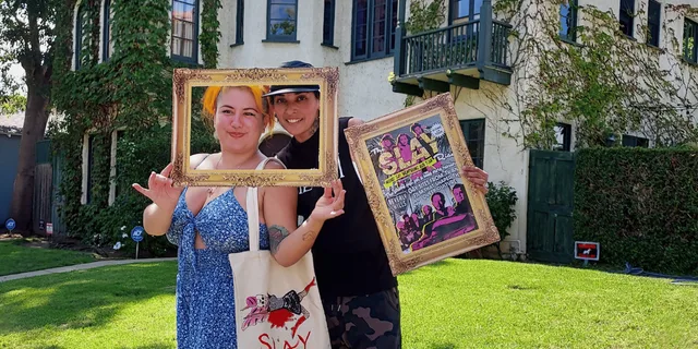 Los Angeles Gay Sightseeing Booze Bus Tour - Image 3